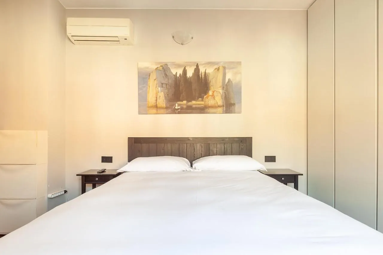 Luxury Apartment Milan City Center - Friuli 51 Master Guest